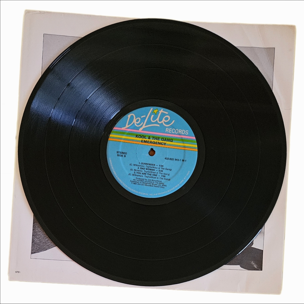 4/$30-KOOL AND THE GANG•Emergency•1984 US (#822 943-1 M-1) 53-Hauppauge Pressing - Picture 4 of 12